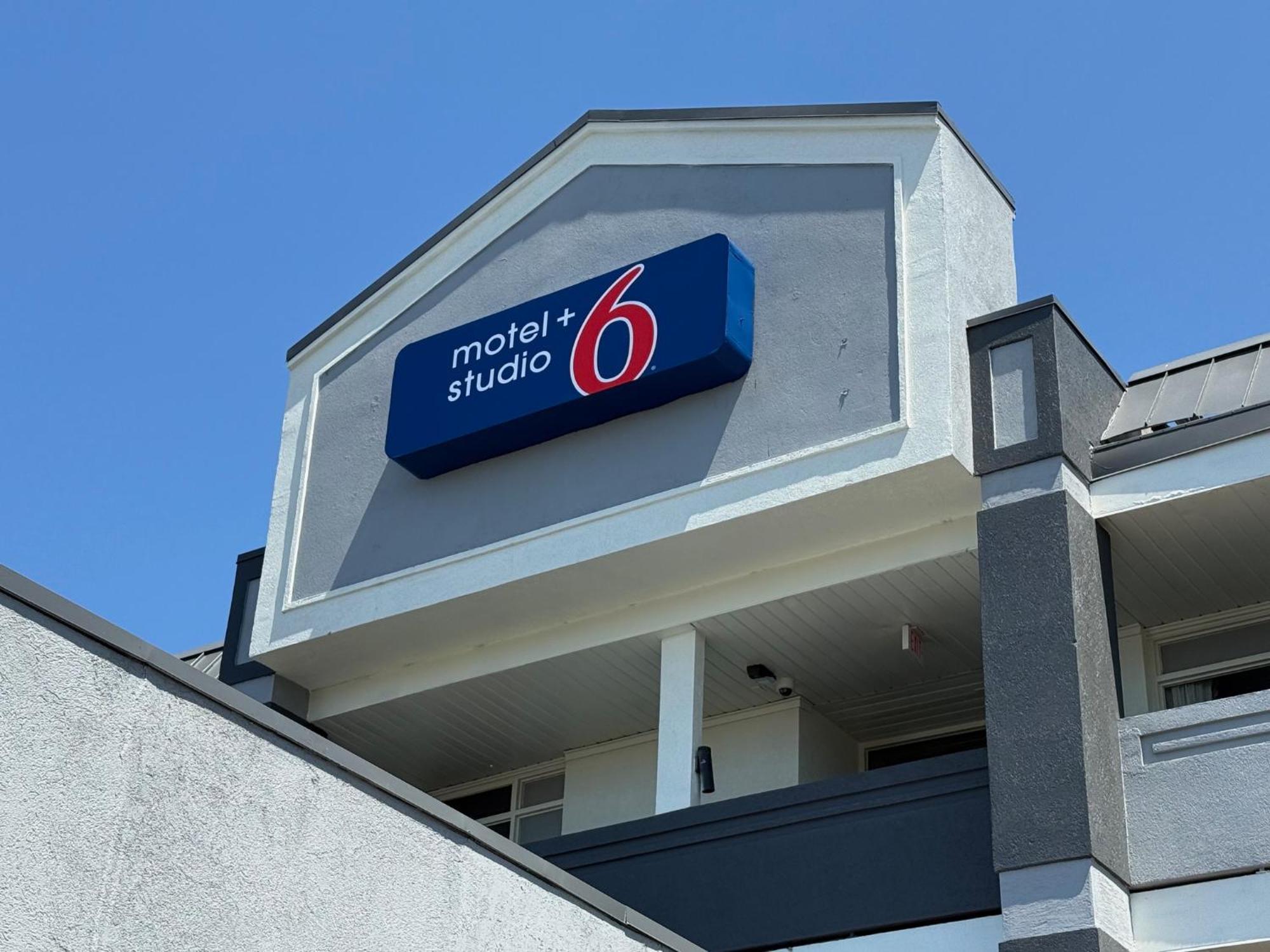 Motel 6 Charlotte, Nc - Airport South Buitenkant foto